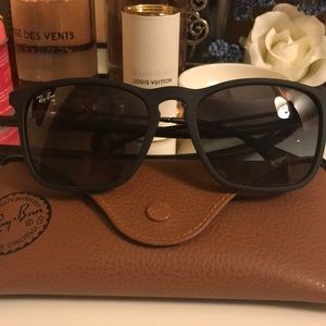 SOLD!! EUC Ray-Ban Chris